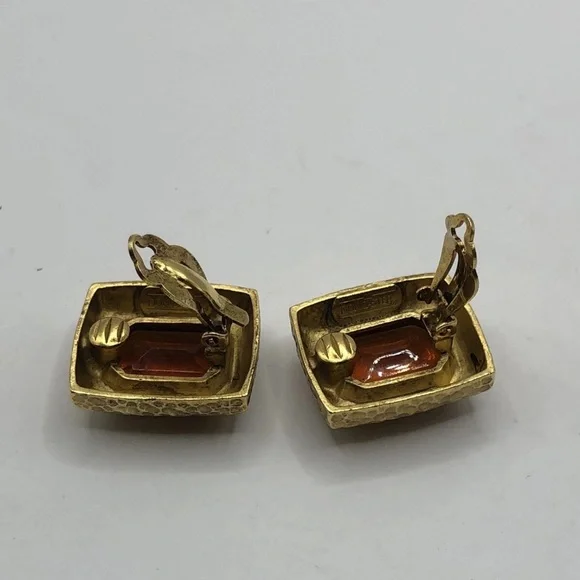 Vintage Amber Glass Clip Earrings Rectangle Antique Gold Tone 1” Doncaster - Picture 2 of 6